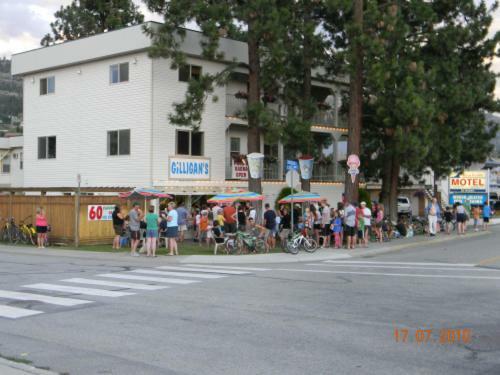Beachside Motel Penticton Exterior photo